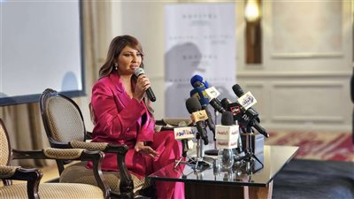 بالصور | تفاصيل المؤتمر الأول للفنانة العراقية شذى حسون في مصر
