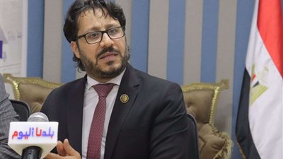 النائب أحمد بلال يطالب بتشريعات تسمح بالتعددية الحزبية