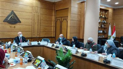 جامعة بنها تناقش استعداداتها للمشاركة في المبادرة الرئاسية