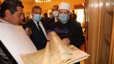 محافظ المنوفية ووزير الأوقاف يفتتحوا مسجد  عصمت السادات ويؤدوا شعائر صلاة الجمعة بقرية ميت أبو الكوم بتلا