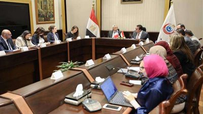 وزير الصحة يبحث مع السفير الفرنسي تعزيز التعاون المشترك