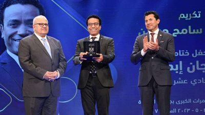 سامح حسين يحتفل بتكريمه في حفل ختام النسخة الـ 11 من مهرجان إبداع