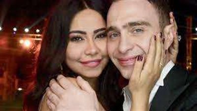 فى أجواء رومانسية  قبلة من شرين لحسام فى عيد ميلاده