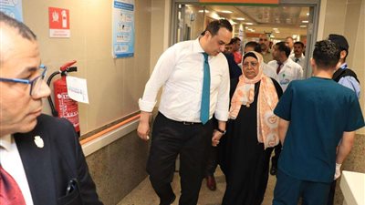 تأكيداً علي تقديم الرعاية الكاملة للمرضي.. السبكي في زيارة مفاجأة للمجمع الطبي بالإسماعيلية