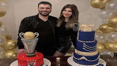 شاهد.. القناص عماد متعب يحتفل بعيد ميلاده بـ