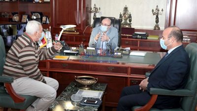 محافظ بني سويف يبحث مع المياه المشروعات المدرجة ضمن 