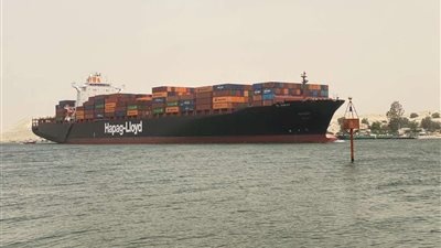 أسامة ربيع:  حركة الملاحة بالقناة منتظمة... وتدابير للتعامل مع سوء الأحوال الجوية