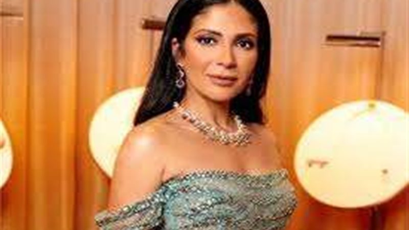 الفنانة مني زكي