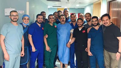 طارق عبد العزيز يطمأن الجمهور بعد خروجه من العمليات