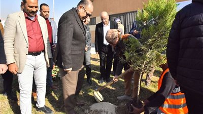 «مناشدة عاجلة لإعادة تدوير المخلفات».. هكذا احتفلت محافظة أسيوط باليوم العالمي للبيئة 2023