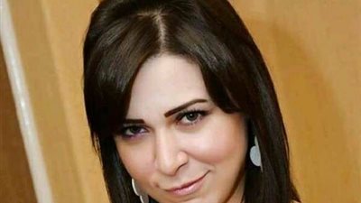 انهيار والد المجني عليه في قضية الفنانة عبير بيبرس