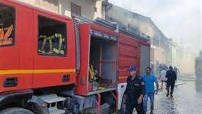 الحماية المدنية تسيطر على حريق جراج سيارات بفيصل