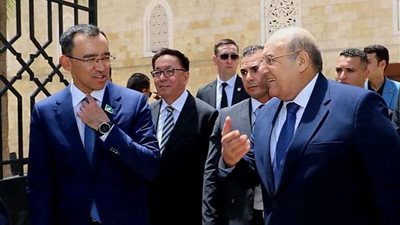 بعد ترميمه وافتتاحه.. عبدالرازق يتفقد ثالث أكبر مساجد مصر برفقة رئيس الشيوخ الكازاخي