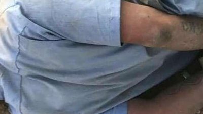 شاب عشريني يبتكر حيلة غريبة للغياب عن العمل