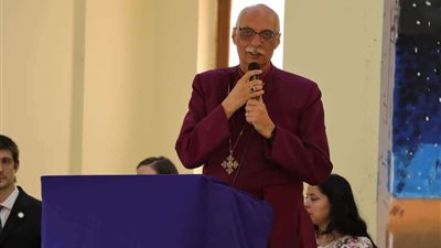 رئيس أساقفة الأسقفية يترأس صلوات القداس  بالكنيسة الأسقفية بالمعادى