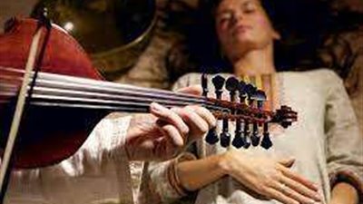 أستشاري نفسية: الأغاني الحزينة تساعدك على تخطي الصعب في الحياة.. فيديو