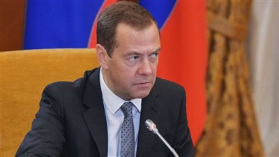 مدفيديف: كييف مجبرة على شن الهجوم المضاد لتبرير الأسلحة الغربية