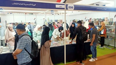 جمهور معرض الرباط يتوافد على جناح الهيئة المصرية للكتاب