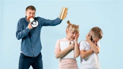 استشاري نفسي: تربية الأبناء بالضرب دليل على ضعف الأسرة