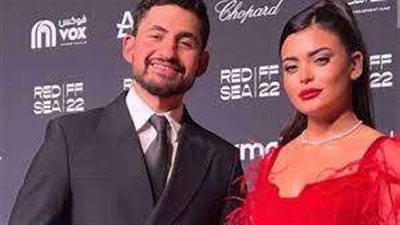 صورة تكشف حقيقة ارتباط أمير المصري بـ أسماء جلال