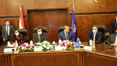 لمواجهة كورونا.. القوى العاملة تطلق مبادرة 