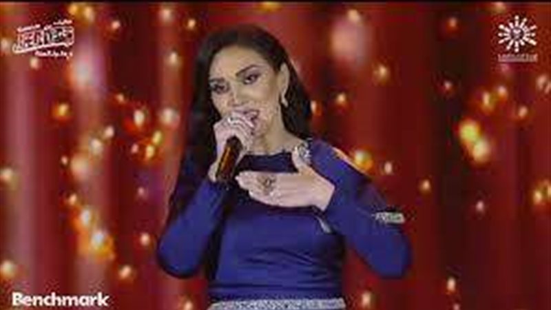 الفنانة مي فاروق
