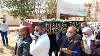 17 صورة جديدة تلخص مشهد جنازة الفنان يوسف شعبان