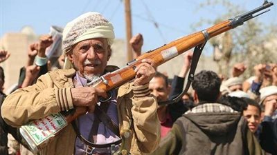 مقتل شخص وإصابة 2 فى هجوم حوثى على حى الروضة بـ مأرب