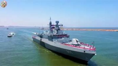 وصول الفرقاطة القهار إلى قاعدة إسكندرية البحرية