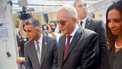 وزير التعليم يتفقد مشروعات طالبات التعليم الفني