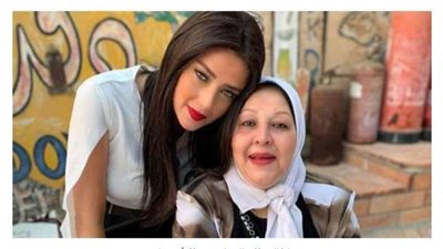 ابنة أصالة تنعى والدة رضوى الشربيني.. موعد الجنازة
