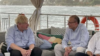 بعد استقالته من مجلس العموم.. رئيس وزراء بريطانيا السابق في القاهرة