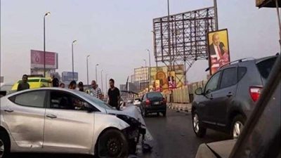 كارثة.. لحظة اصطدام شاحنة بسيارة مزدحمة بالركاب.. شاهد