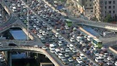 النشرة المرورية.. زحام على الطرق الرئيسية بالقاهرة والجيزة