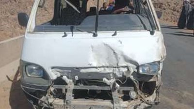 بالأسماء.. إصابة 8 أشخاص في حادث تصادم بأسيوط