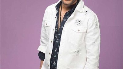 رامي جمال يقدم أول أغنية باللهجة الخليجية.. فيديو