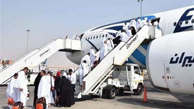 الداخلية تواصل متابعة سفر رحلات حج القرعة من مطار القاهرة | فيديو