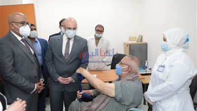 بدء تطعيم أصحاب الأمراض المزمنة وكبار السن بلقاح كورونا في بني سويف