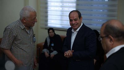 الرئيس السيسي يتفقد دار مسنين الأبعادية