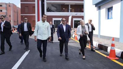 السيسي يدير حوارا مع حشد من المواطنين بقرية الأبعادية