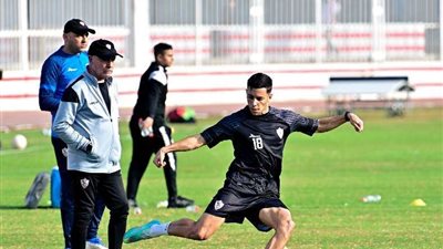 بلحاج يشارك في مران الزمالك بعد العودة من إسبانيا
