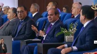 السيسي: ميناء أبو قير يضم 10 كيلومترات أرصفة