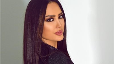 ردة فعل مذيع عراقي تفاجأ بالراقصة إليسار أمامه ببدلة رقص