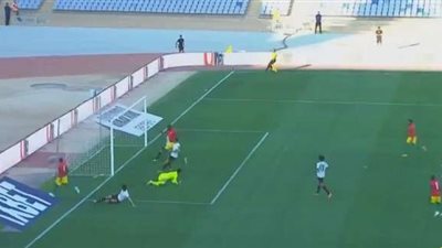 منتخب غينيا يسجل هدفا في مرمى مصر بتصفيات أمم إفريقيا