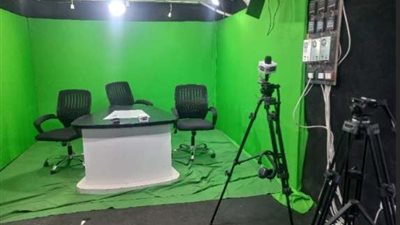 بالصور.. كواليس ضبط القائمين على إدارة قناة فضائية بدون ترخيص بالعمرانية