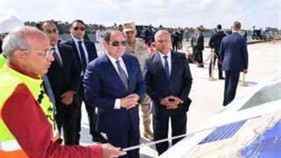 السيسي يستمع إلى شرح مهام غرفة التخطيط في محطة تحيا مصر