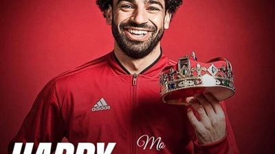 بعثة منتخب مصر تحتفل بعيد ميلاد 