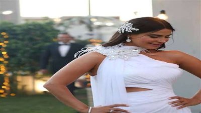 ببطن مكشوفة.. نورهان منصور تتألق في أحدث جلسة تصوير لها