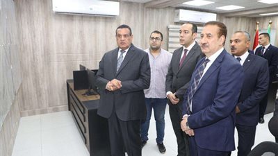 وزير التنمية المحلية يزور المنوفية ويتفقد الشبكة الوطنية الموحدة للطوارئ