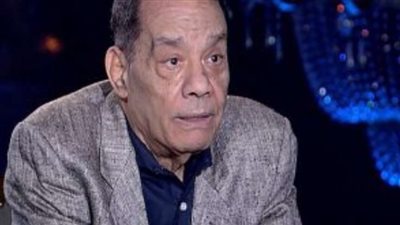 بعد تحسن حالته الصحية.. حلمي بكر يعقد قرأنه على زوجته للمرة الثانية